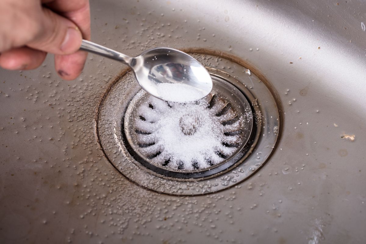 como desentupir pia de cozinha