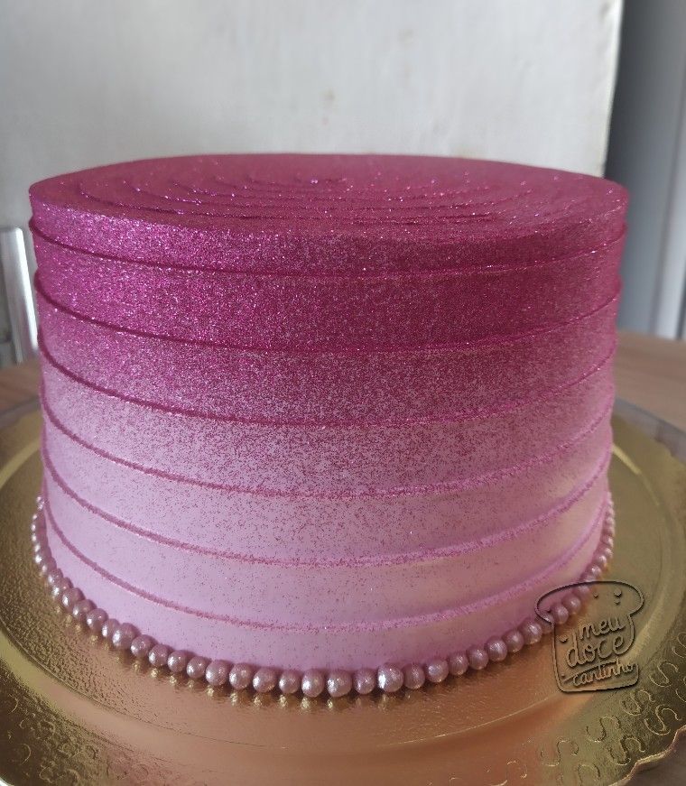 bolo rosa com glitter