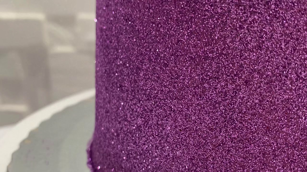 Como fazer um bolo lilás com glitter?